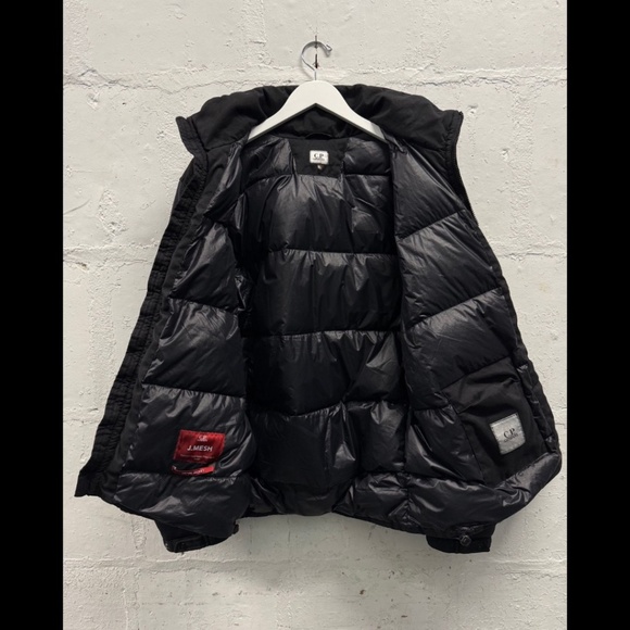 C.P. COMPANY BLACK NYLON PUFFER JACKET - Picture 7 of 15